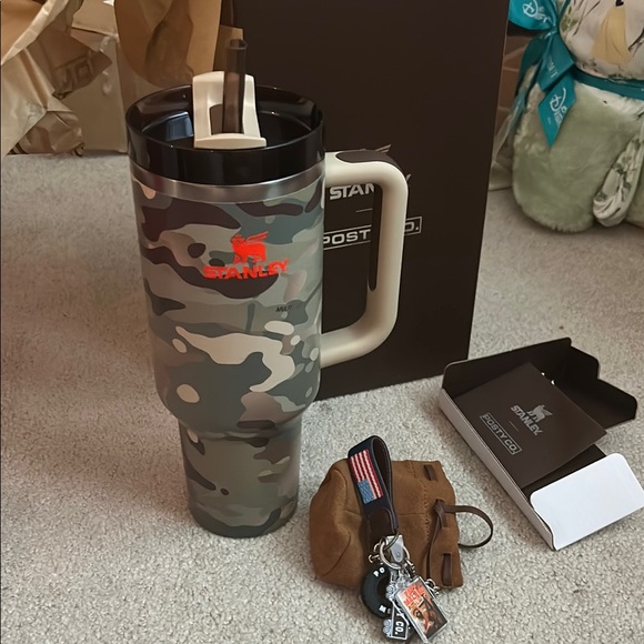 Stanley Post Malone Camouflage Travel Tumbler 40oz - Picture 1 of 6